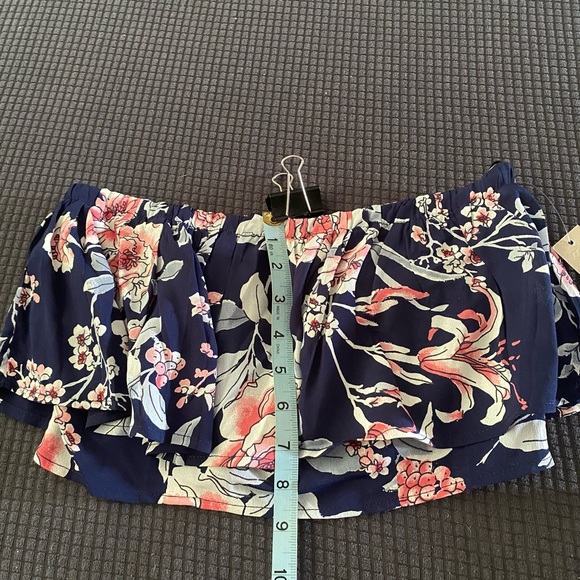 Off the shoulders crop top with ruffle overlay and back zipper - Picture 6 of 6